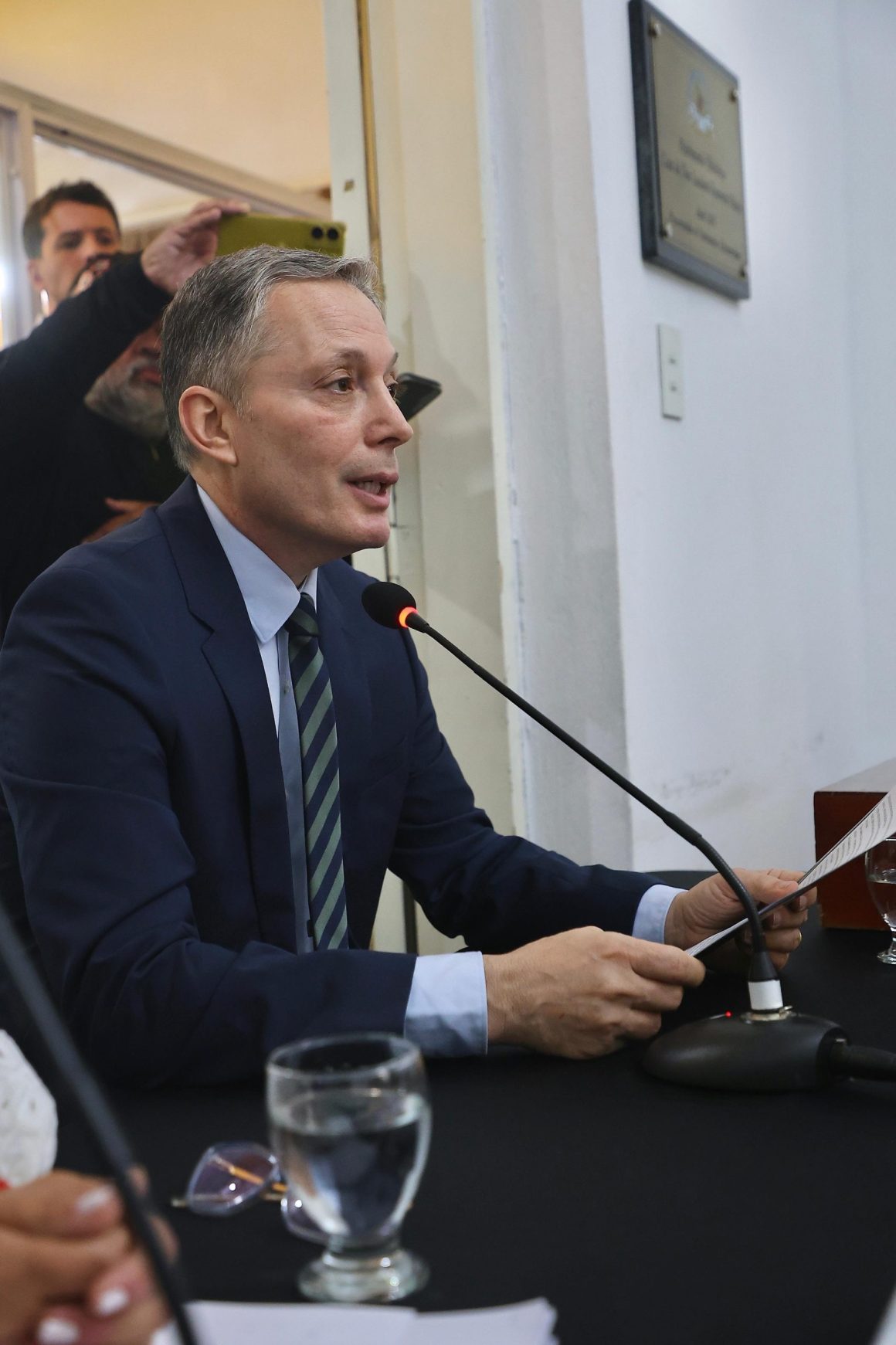 FERNANDO GRAY ANUNCIÓ LA EXENCIÓN IMPOSITIVA TOTAL PARA MAYORES DE 75 AÑOS