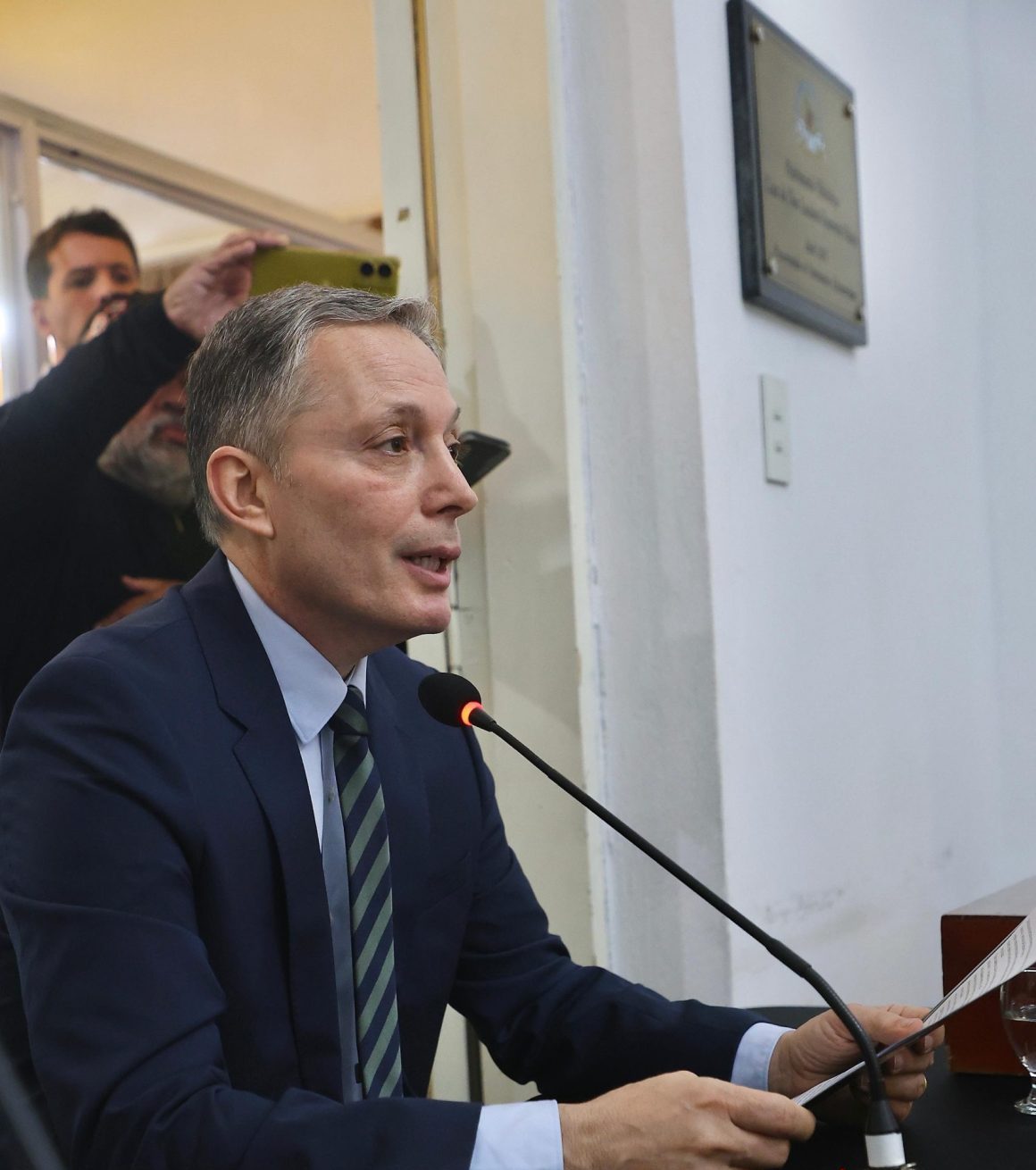FERNANDO GRAY ANUNCIÓ LA EXENCIÓN IMPOSITIVA TOTAL PARA MAYORES DE 75 AÑOS
