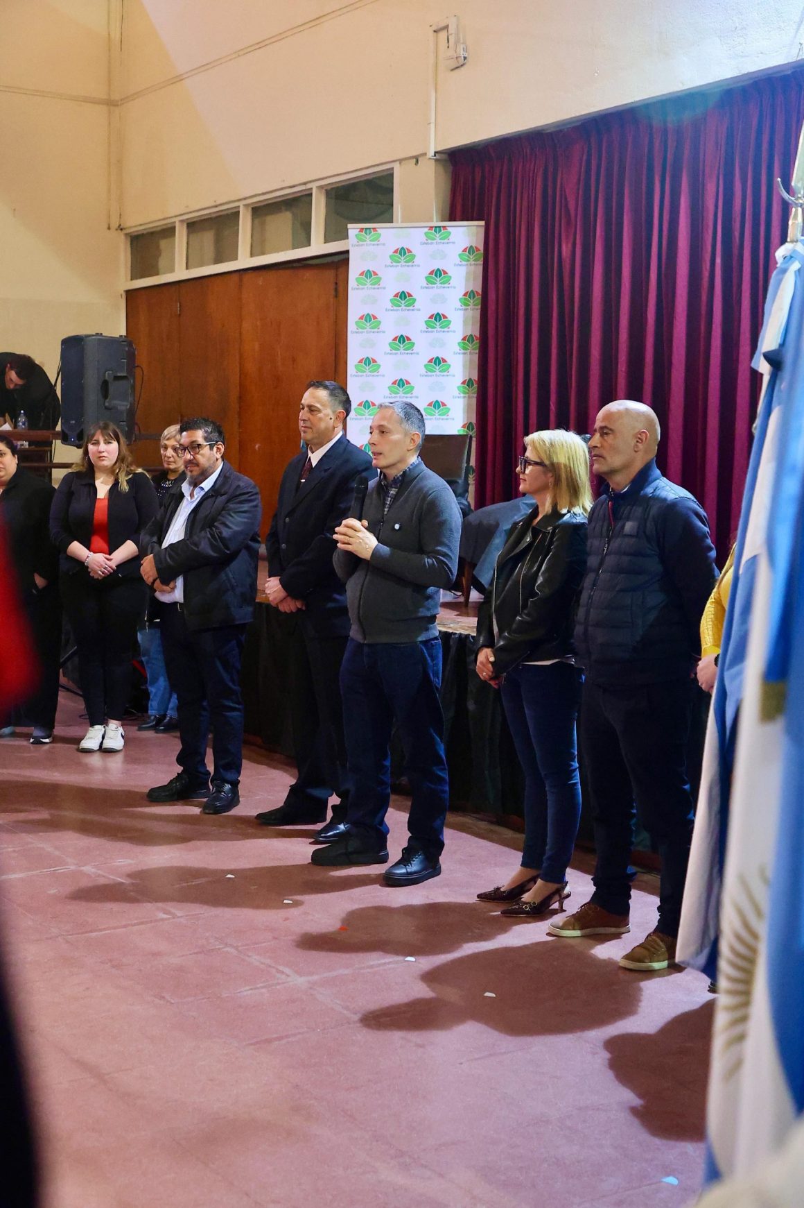 FERNANDO GRAY PARTICIPÓ DEL ACTO DE IMPOSICIÓN DEL NOMBRE DEL CENS N° 451 DE MONTE GRANDE