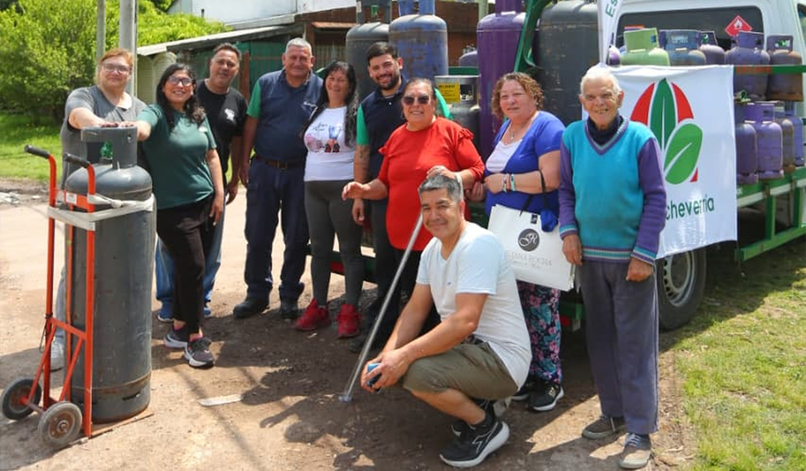 EL MUNICIPIO REALIZÓ UN NUEVO OPERATIVO DE RECARGA DE GARRAFAS EN MONTE GRANDE