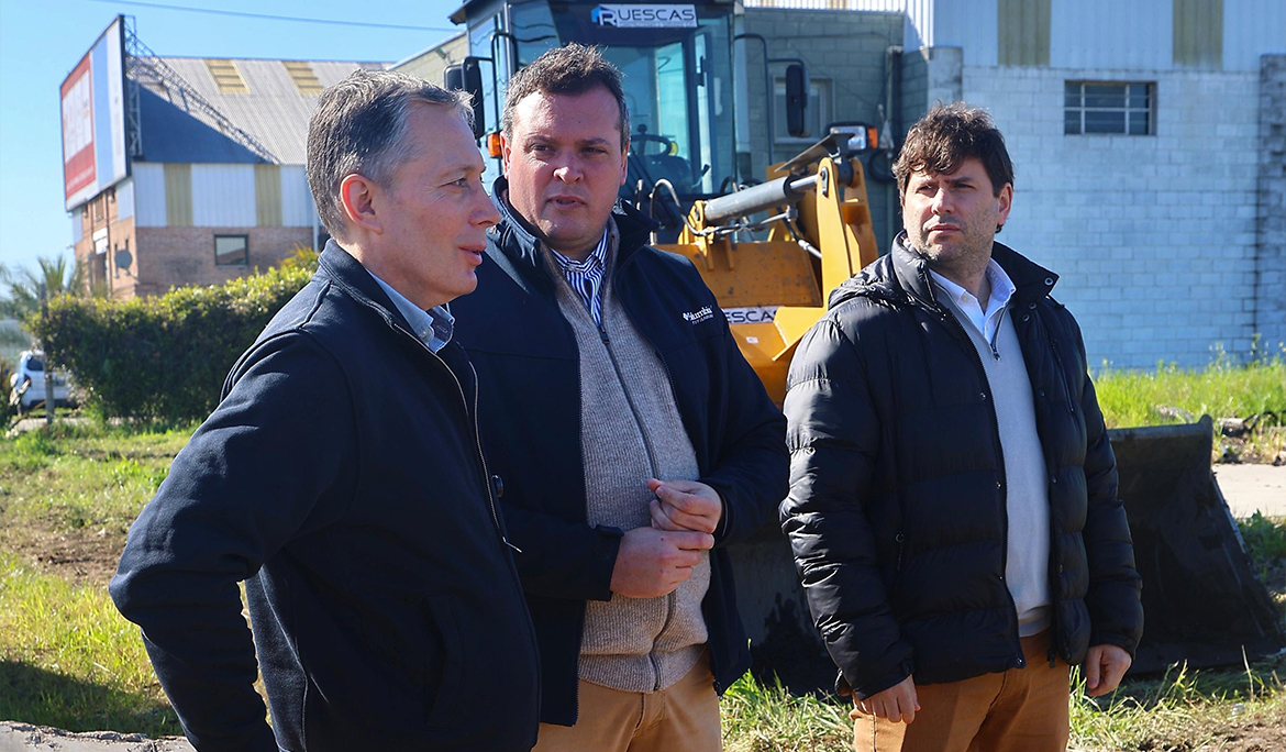 FERNANDO GRAY RECORRIÓ LOS TRABAJOS DE LIMPIEZA DEL ARROYO SANTA CATALINA