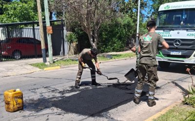 NUEVAS OBRAS DE BACHEO EN MONTE GRANDE