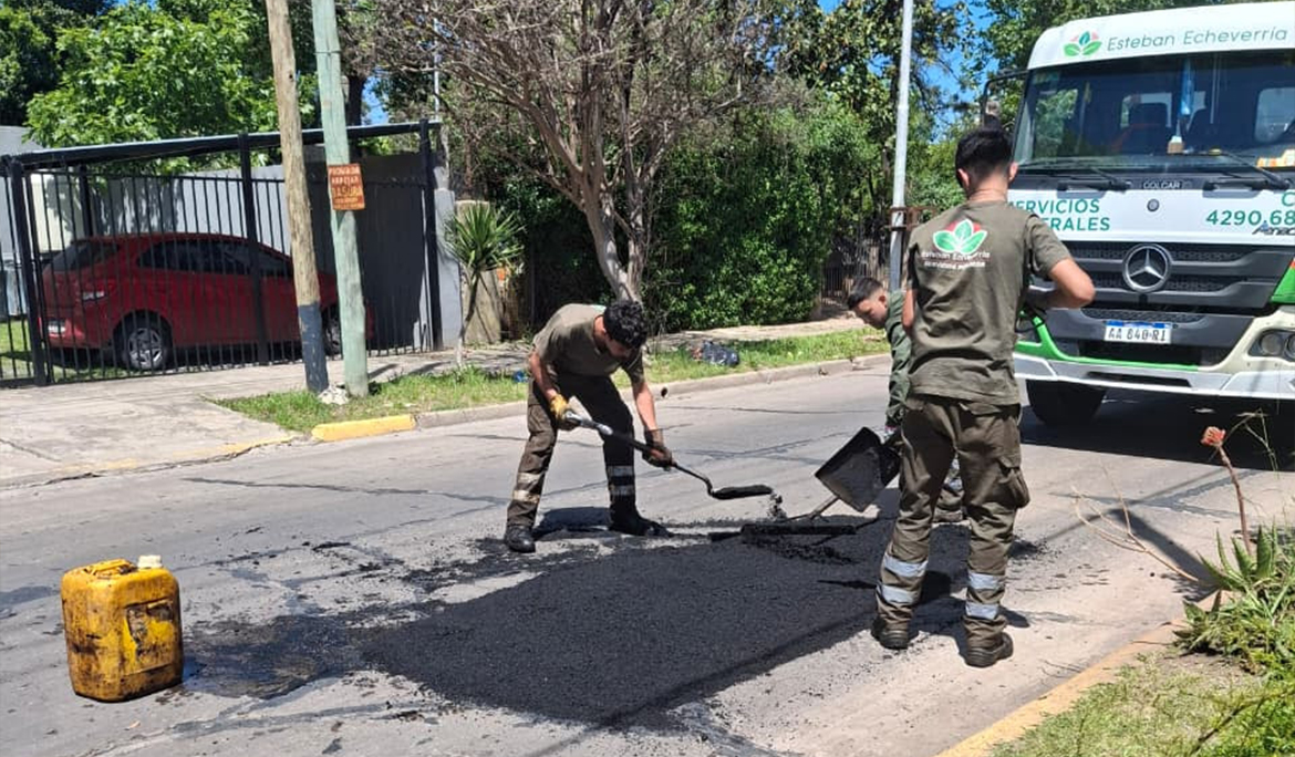 NUEVAS OBRAS DE BACHEO EN MONTE GRANDE