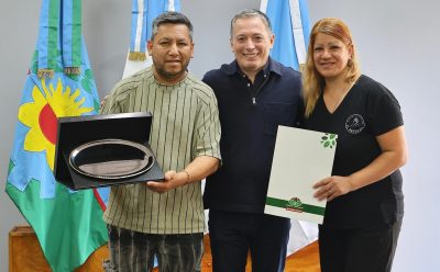 FERNANDO GRAY SE REUNIÓ CON REPRESENTANTES DE LA IGLESIA EL RENUEVO