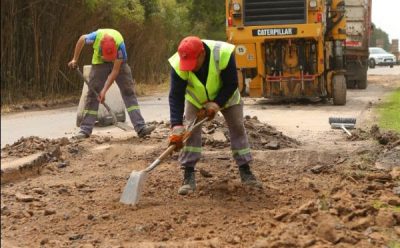CANNING: ARRANCÓ UNA NUEVA OBRA DE BACHEO CON MATERIAL DE ALTA RESISTENCIA SOBRE LA CALLE JUANA DE ARCO