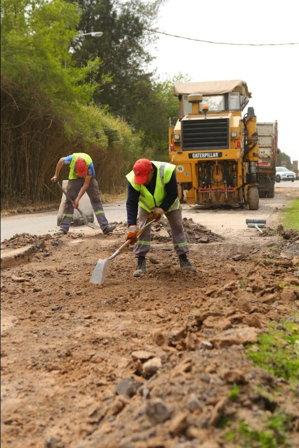 CANNING: ARRANCÓ UNA NUEVA OBRA DE BACHEO CON MATERIAL DE ALTA RESISTENCIA SOBRE LA CALLE JUANA DE ARCO