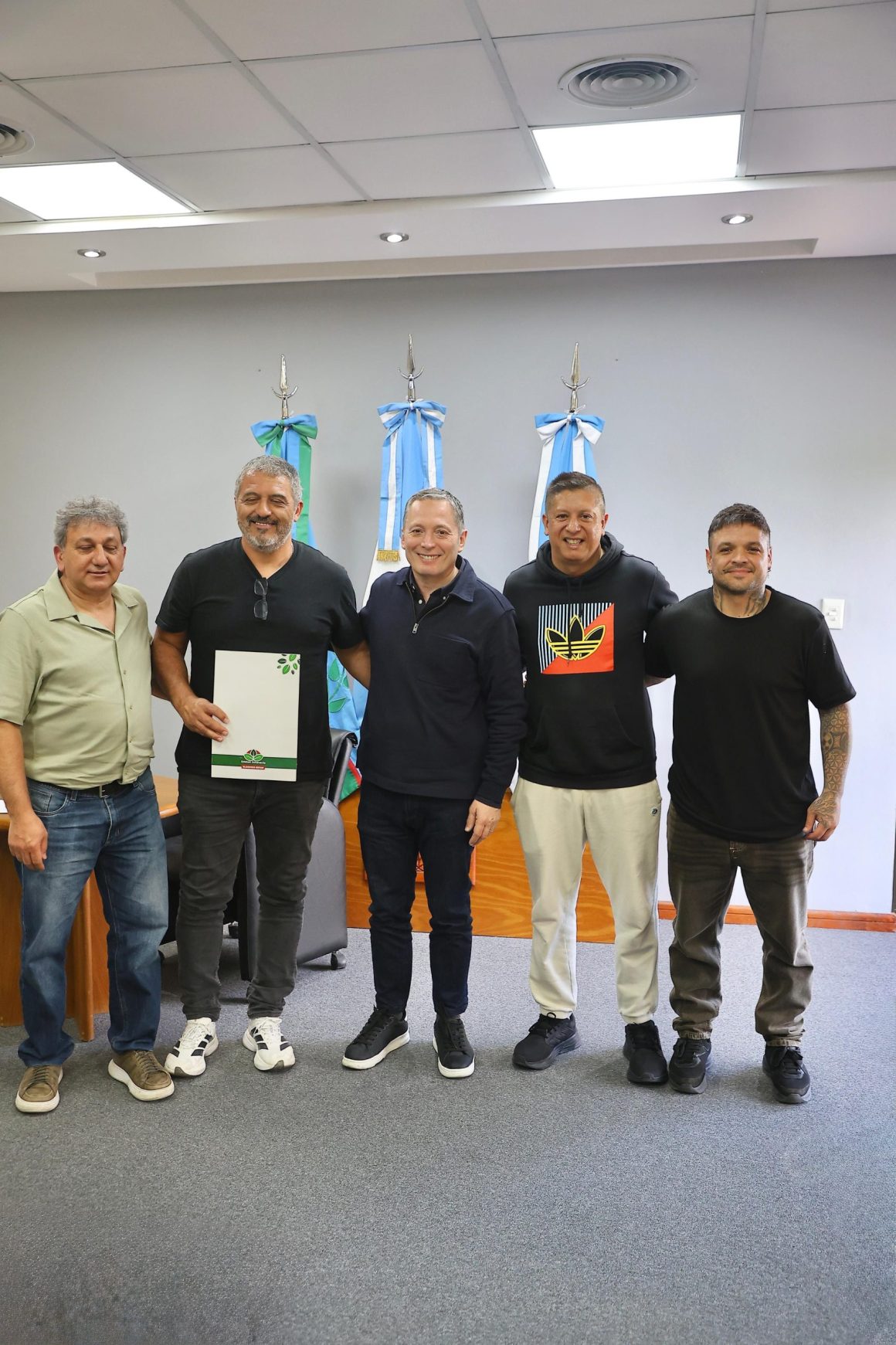 FERNANDO GRAY RECIBIÓ A AUTORIDADES DEL CLUB MAYO DE LUIS GUILLÓN