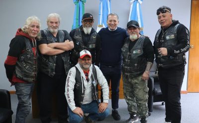 FERNANDO GRAY RECIBIÓ A INTEGRANTES DEL CENTRO CULTURAL LOS ÁNGELES DEL SUR MOTO CLUB