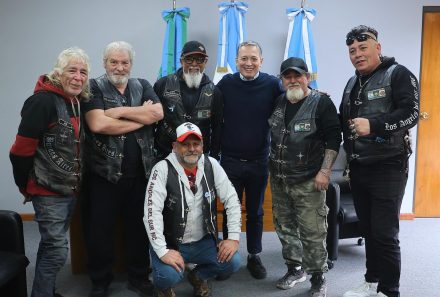 FERNANDO GRAY RECIBIÓ A INTEGRANTES DEL CENTRO CULTURAL LOS ÁNGELES DEL SUR MOTO CLUB