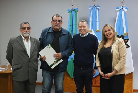 FERNANDO GRAY SE REUNIÓ CON REPRESENTANTES DEL CENTRO DE RESIDENTES CHILENOS ARTURO PRAT