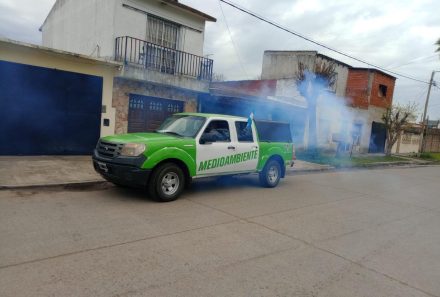 CONTINÚAN LOS OPERATIVOS DE FUMIGACIÓN EN EL DISTRITO