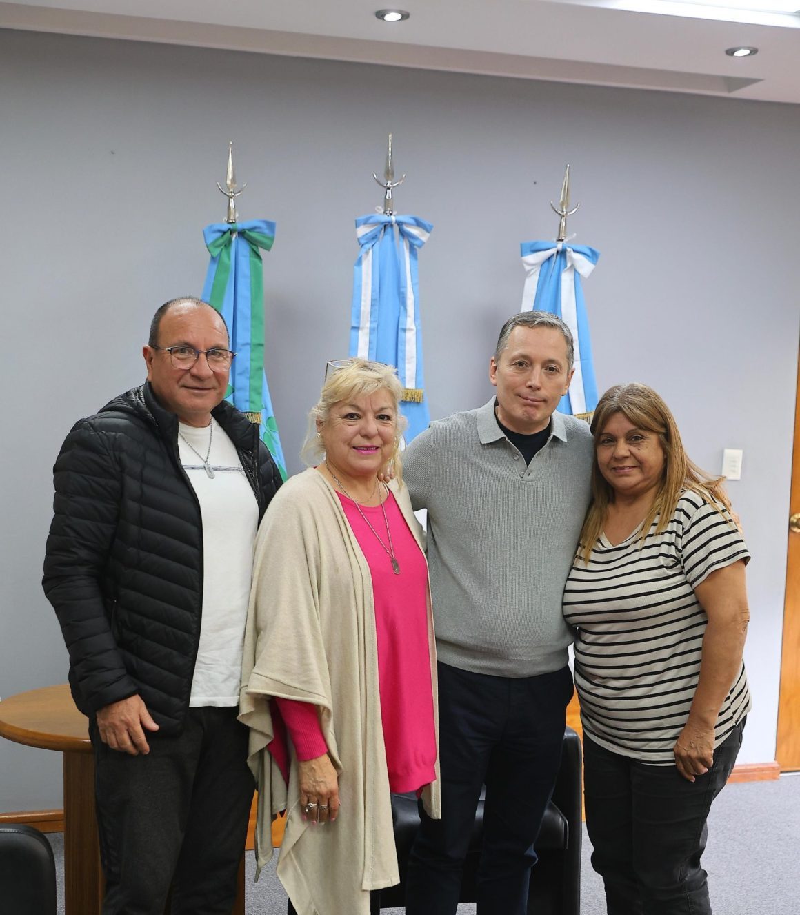 FERNANDO GRAY SE REUNIÓ CON INTEGRANTES DEL GRUPO RENACER DE MONTE GRANDE