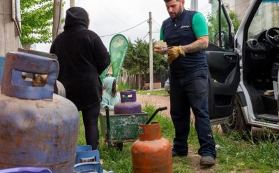 MONTE GRANDE SUR: OPERATIVO DE RECARGA DE GARRAFAS A PRECIO ACCESIBLE
