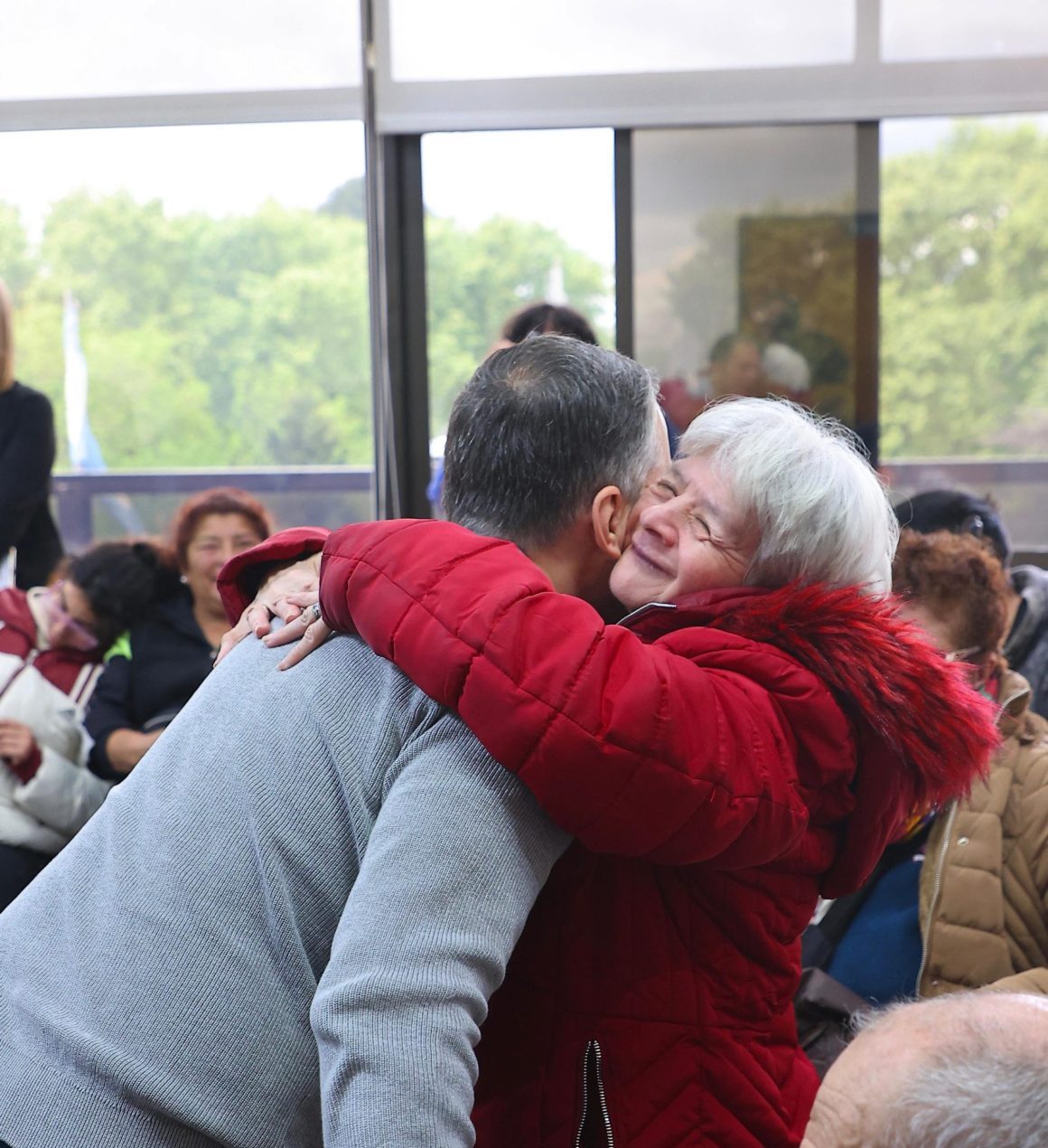 FERNANDO GRAY SE REUNIÓ CON VECINAS Y VECINOS QUE PRESENTAN GRAVES PROBLEMAS DE SALUD