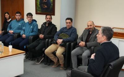 FERNANDO GRAY ENTREGÓ UN SUBSIDIO AL INSTITUTO SENDEROS AZULES POR LA PARTICIPACIÓN DE 10 ALUMNOS EN LAS OLIMPÍADAS MATEMÁTICAS