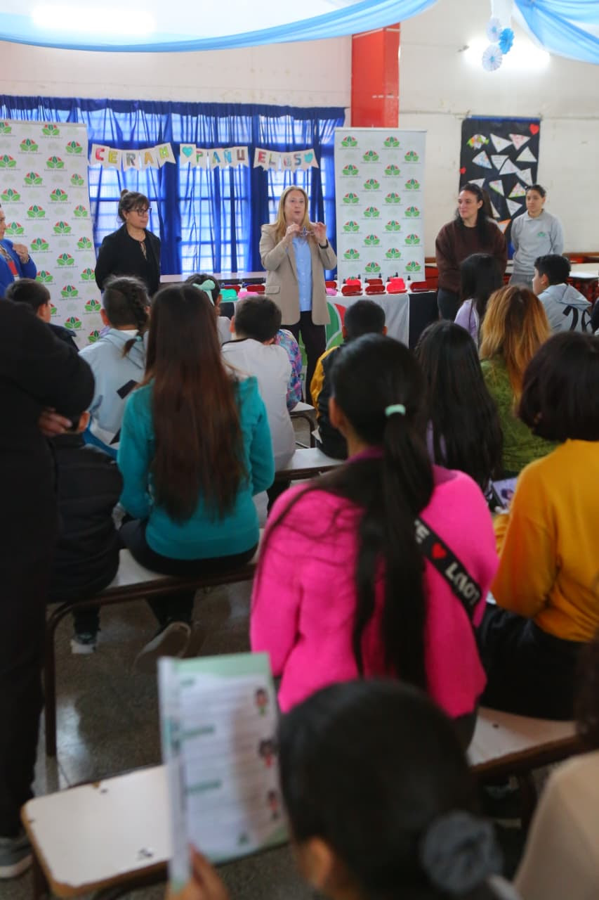 MONTE GRANDE SUR: EL MUNICIPIO ENTREGÓ LENTES DEL PROGRAMA OFTALMOLÓGICO ECHEverRÍA